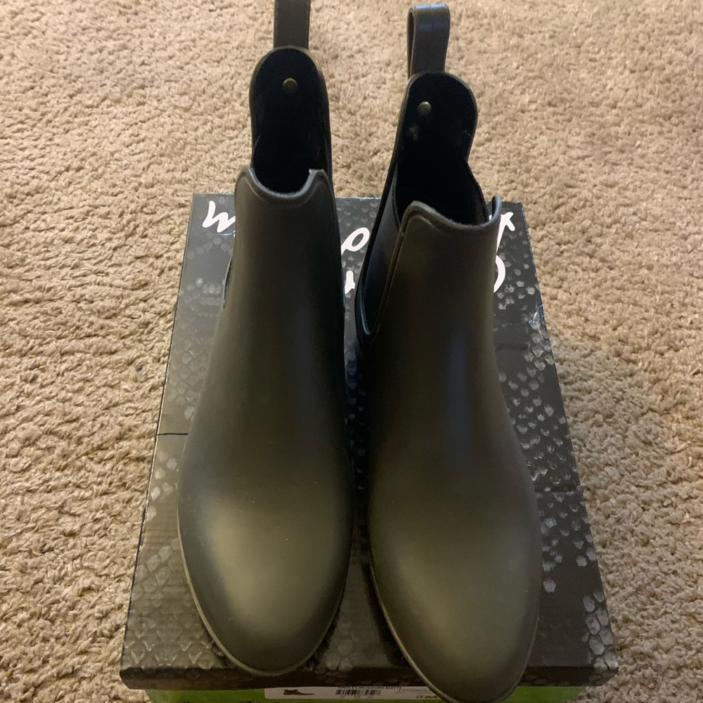 Sam Edelman rain boots size8